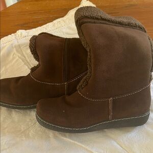Cozy Brown Suede Boots with Plush Lining